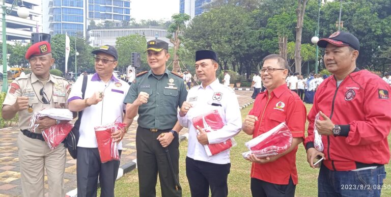 Semarakkan HUT Ke-78 RI, Pemkot Jakbar Bagikan 40 Ribu Bendera Merah Putih, Kampiunnews.com