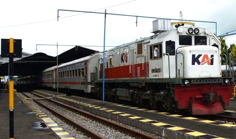 Ini Alasan Kenapa KAI Bakal Tambah Kecepatan Kereta Api Jadi 160 Km Per Jam, Kampiunnews.com