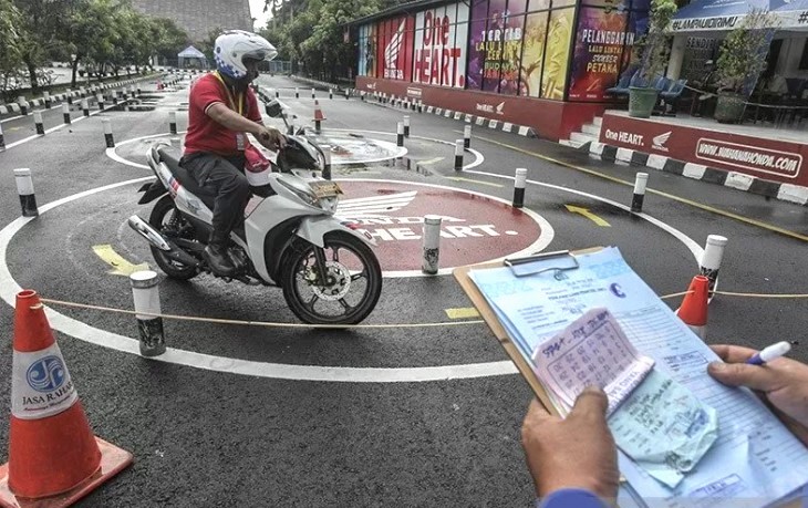 Mulai Hari Ini Praktek Bikin SIM C Model Manuver Zig-Zag dan Angka 8 Resmi Dihapus, Kampiunnews.com