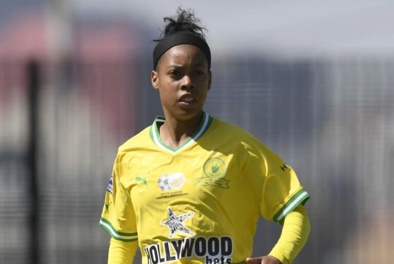 Pesepak Bola Wanita di Afrika Punya Wajah Mirip Ronaldinho, Netizen Beri Komentar Kocak, Kampiunnews.com