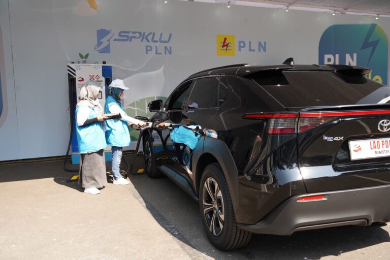 Para Driver Delegasi KTT ASEAN Sebut Pengisian di SPKLU PLN Cepat dan Nyaman, Kampiunnews.com