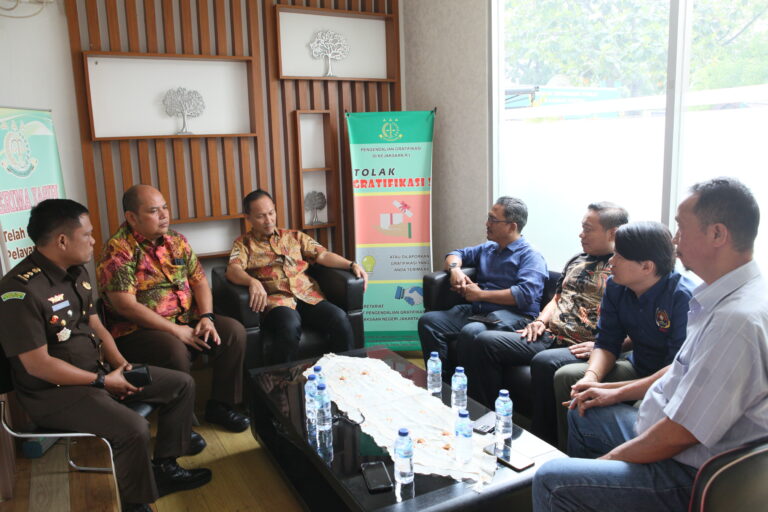 Kajari Hendri Antoro Terima Pengurus PWI Jakbar, Bicara Peran Pers dalam Proses Hukum, Kampiunnews.com