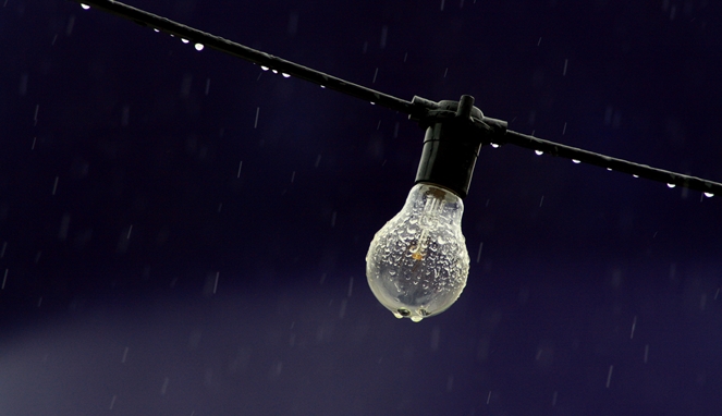 Curah Hujan Meningkat, PLN Beri Tips Jaga Kelistrikan Tetap Aman, Kampiunnews.com