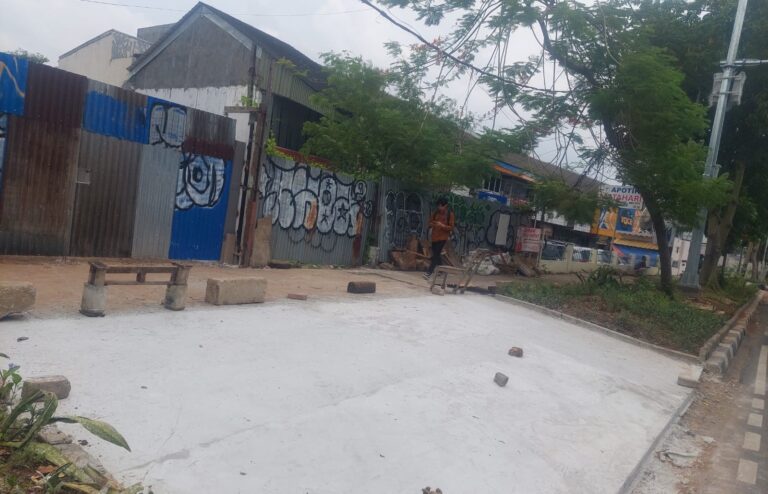 Taman dan Bahu Jalan hingga Saluran Air di Kedoya Beralih Fungsi, Sudis Bina Marga Jakbar Diminta Bertindak, Kampiunnews.com