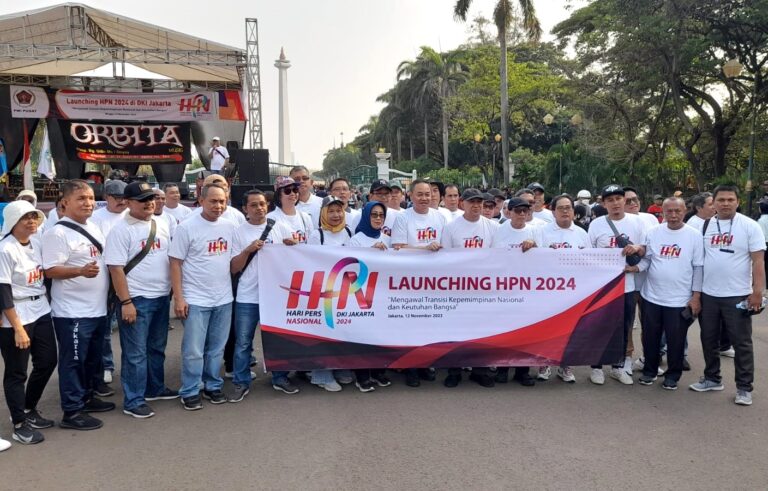 Menteri Koperasi dan UKM Teten Masduki Ikuti Jalan Santai Launching HPN 2024 di Monas, Kampiunnews.com