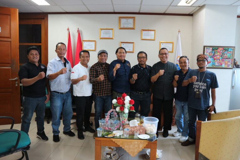 Begini Cara Sudis Pendidikan Jakbar Pererat Silaturahmi Pegawai dan Wartawan di Akhir Tahun, Kampiunnews.com