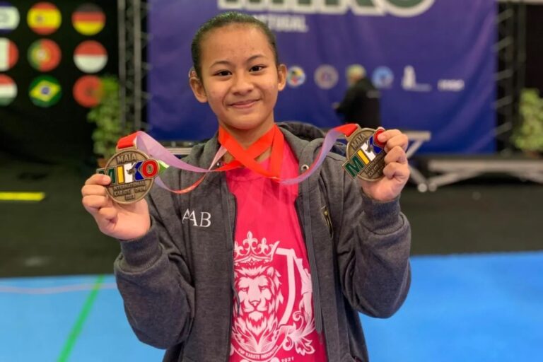 Membanggakan! Siswi SD Banyuwangi Raih Dua Medali Emas Kejuaraan Karate Dunia di Portugal, Kampiunnews.com