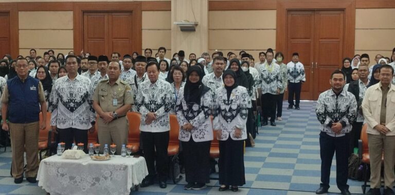 Wali Kota Uus Kuswanto Minta Guru di Jakbar Terus Semangat Mendidik Demi Masa Depan Bangsa, Kampiunnews.com