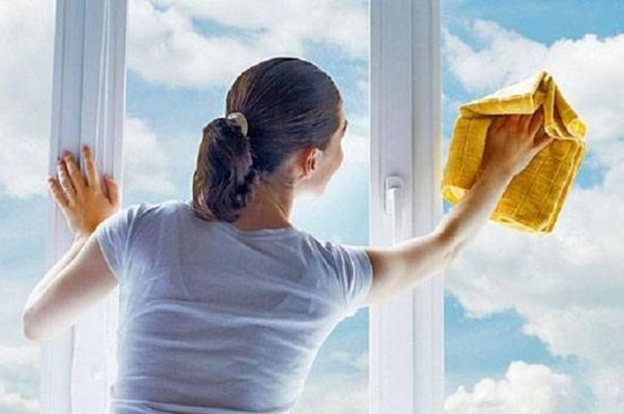 Ini Sederet Kesalahan yang Suka Membersihkan Jendela, Simak Penjelasannya!, Kampiunnews.com