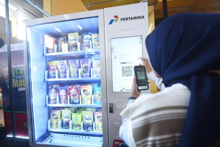 Sinergi BUMN Pertamina-KAI Luncurkan Vending Machine UMKM, Kampiunnews.com
