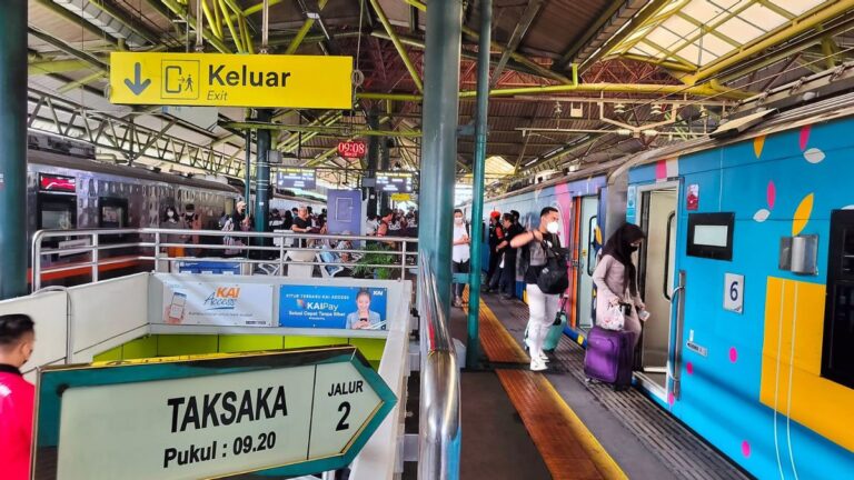 Penjualan Tiket KAI untuk Angkutan Lebaran 2024 Diserbu Pemudik, Kampiunnews.com