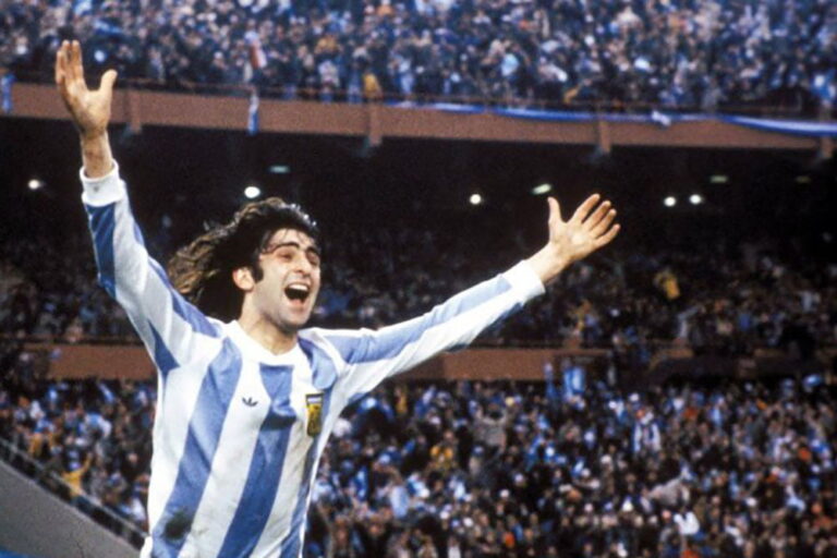 Sederet Nama Bintang Sepak Bola Dunia yang Pernah Merumput di Indonesia, Kampiunnews.com