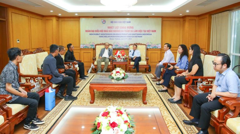 Berkunjung ke Vietnam, PWI Bahas Tantangan Media dengan VJA, Kampiunnews.com