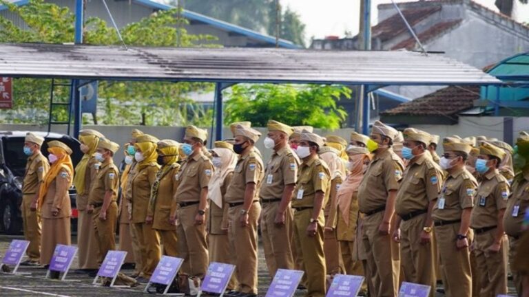 Guru PNS Tidak Boleh Minta THR ke Murid, Kampiunnews.com