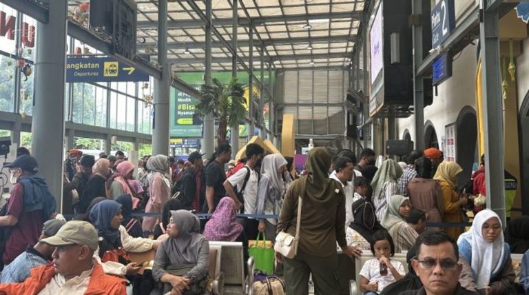 46 Ribu Lebih Pemudik Tiba di Jakarta dengan Kereta Api, Kampiunnews.com