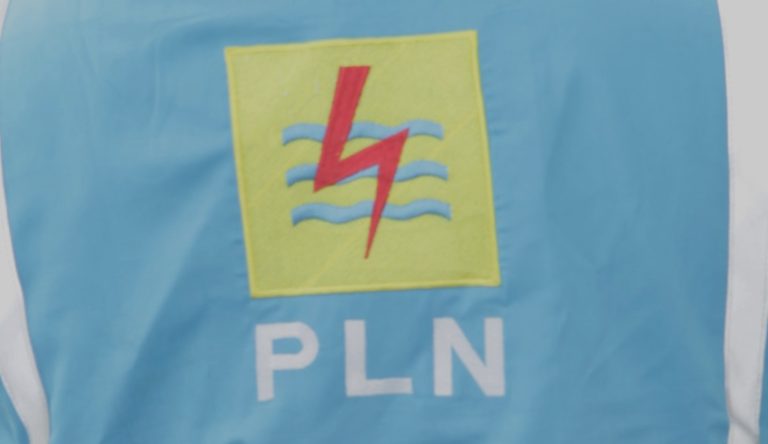 PKL di Kawasan CNI Kembangan Diduga Curi Listrik, Pedagang Sebut Oknum PLN Sudah Tahu, Kampiunnews.com