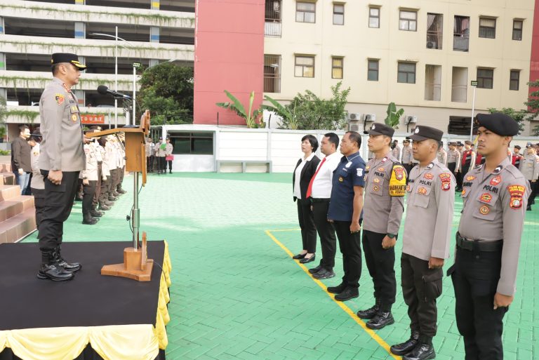 Kapolres Jakarta Barat Beri Penghargaan kepada 89 Personel Polres dan Polsek Jajaran, Kampiunnews.com