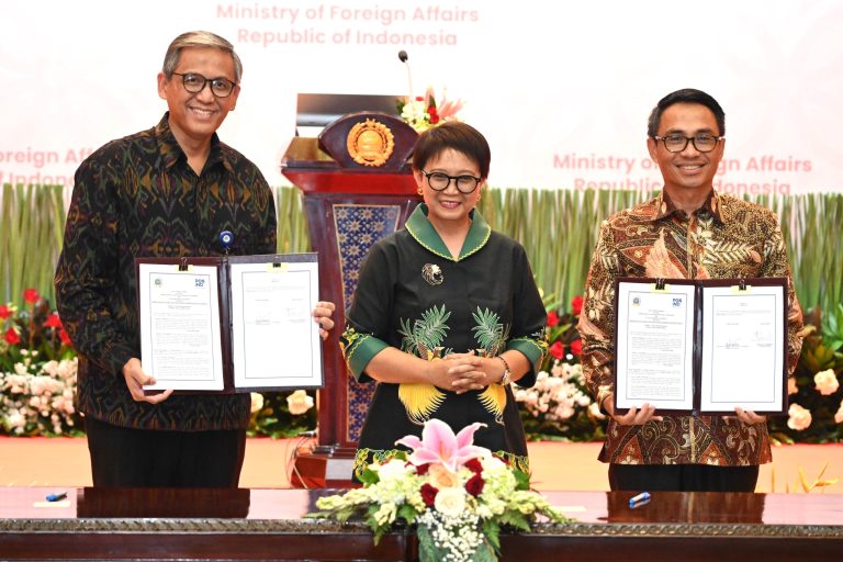 Sinergitas Kemlu RI dengan OJK dan PT Pos Indonesia untuk Diplomasi Ekonomi, Kampiunnews.com