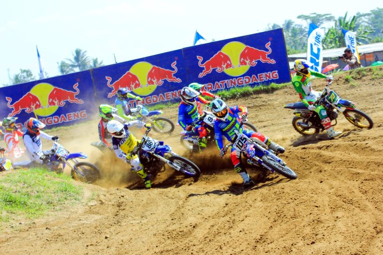 Kratingdaeng Supercrosser 2024 Dirtwar Energy Diramaikan Crosser terbaik dari Seluruh Indonesia