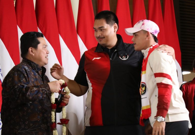 Menpora Dito dan Erick Thohir Sambut Haru Kepulangan Atlet Peraih Emas Olimpiade 2024