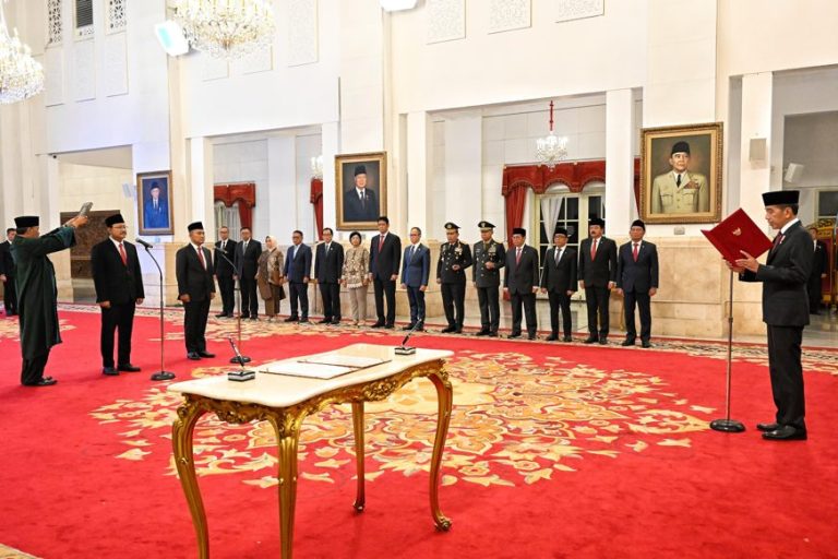 Presiden Jokowi Melantik Syaifullah Yusuf sebagai Menteri Sosial dan Eddy Hartono sebagai Kepala BNPT