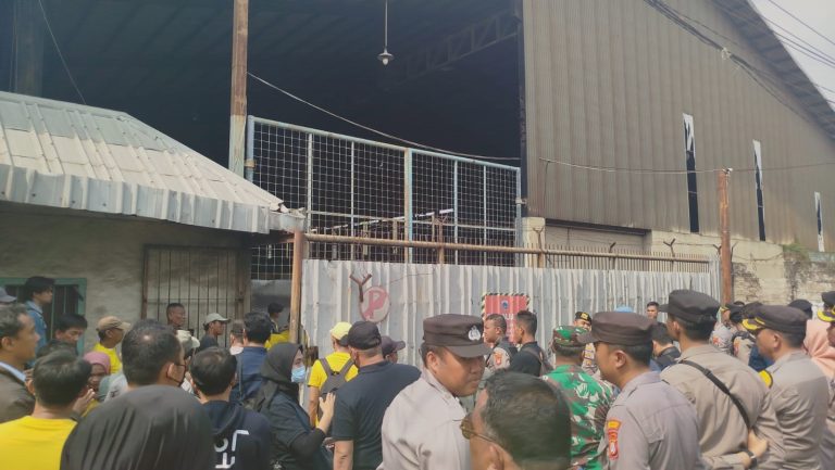 Ricuh Kuasa Hukum PT Galvano Melawan Penjaga Lahan Saat Juru Sita Jalankan Pengosongan Lahan, “Penuhi Hak Kami!”, Kampiunnews.com