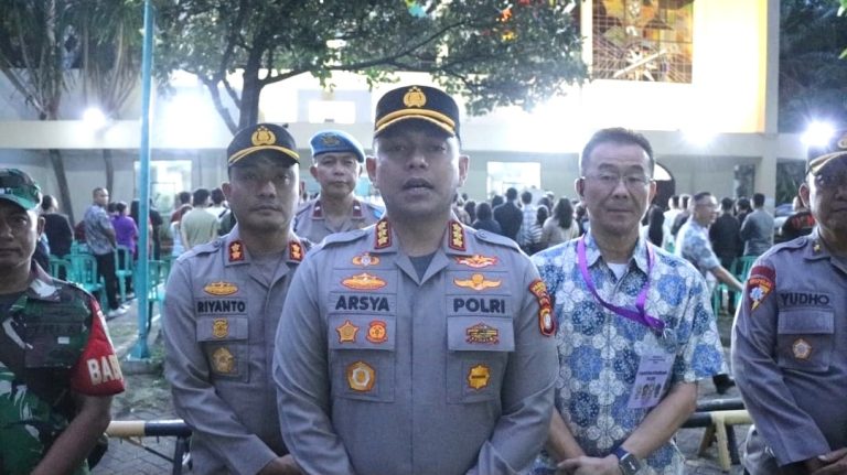 Polres Jakbar Siaga 581 Personel Gabungan untuk Amankan Pelaksanaan Ibadah Paskah 2025, Kampiunnews.com