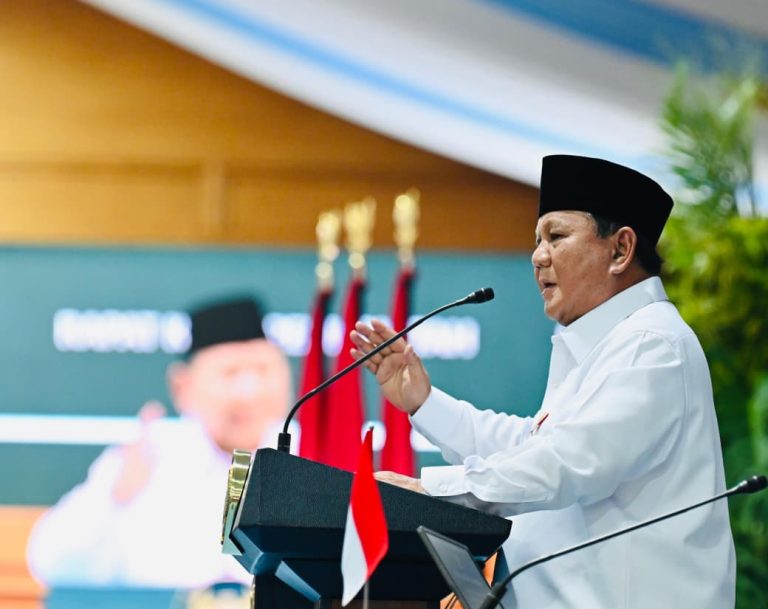 Prabowo Kumpulkan Kabinet dan Eselon I, Kirim Pesan Keras: Negara Butuh Keteguhan, Bukan Keraguan
