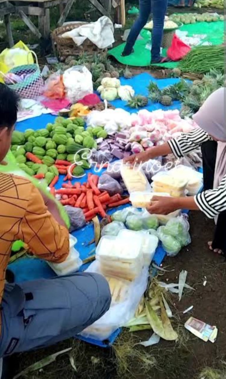 Jelang Hari Raya, Harga Bumbu Dapur di Pasar Palakka Bone Melonjak Signifikan