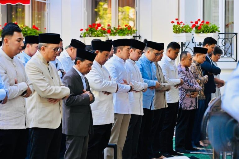 Rayakan Iduladha 1447 H di Paris, Presiden Prabowo Subianto Salat Berjamaah dan Halalbihalal Bareng Diaspora di Wisma Indonesia