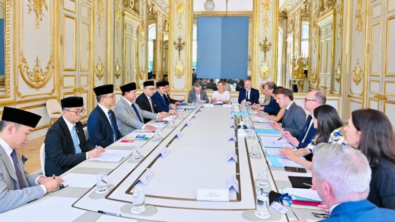 Prabowo dan Macron Perkuat Kemitraan Strategis Indonesia-Prancis di Istana Élysée
