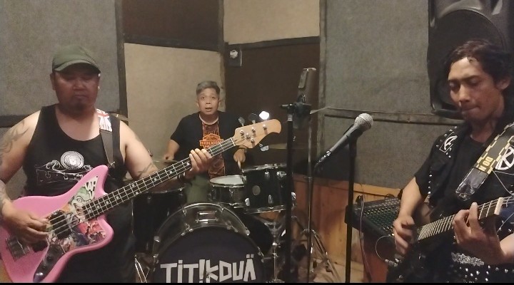 Brain Wash, Band Punk Rock Asal Kota Batu Rekam Lagu Baru “Pesta Babi (Penguasa Zalim)” di FMS Music Creative Industry