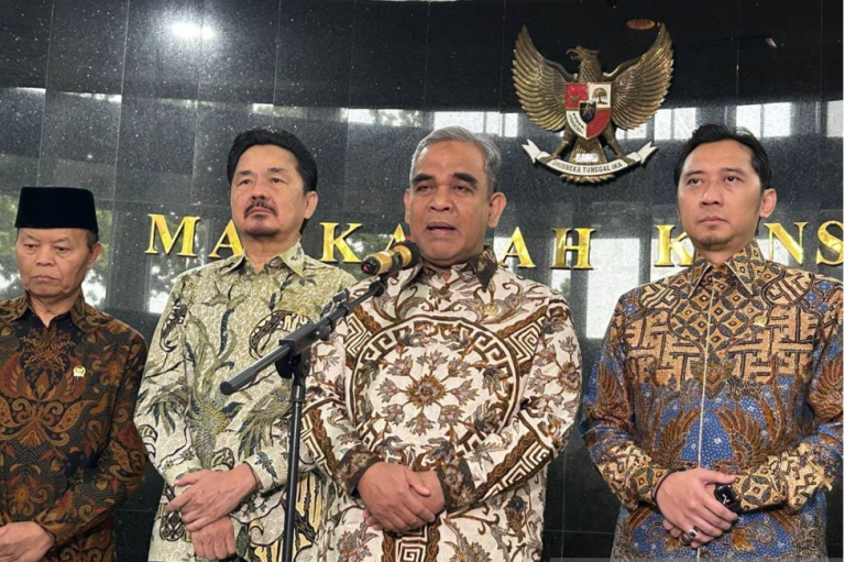 MPR dan MK Bahas Amendemen UUD 1945, Muzani: Presiden Minta Jangan Terburu-buru