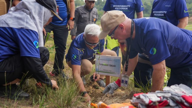 BP Batam dan McDermott Tanam 400 Bambu Betung, Perkuat Ketahanan Air dan Ekosistem Sei Nongsa