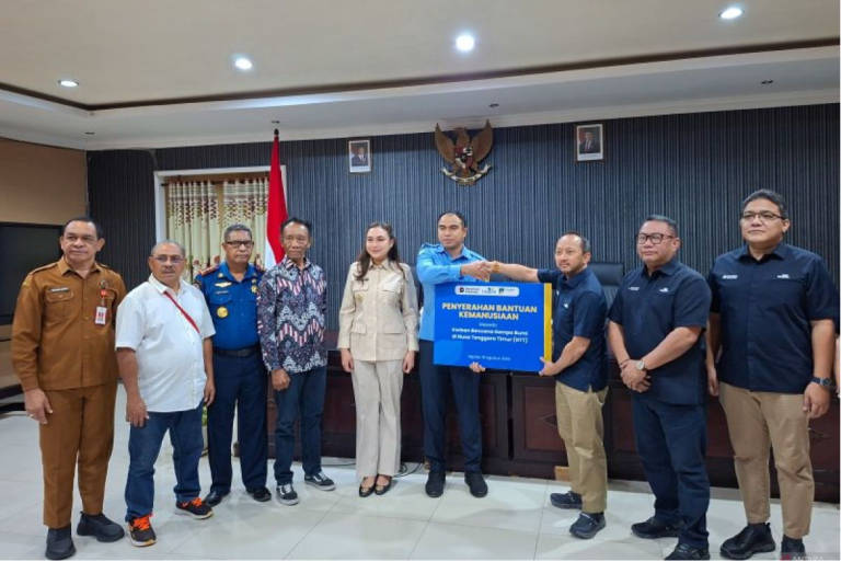 TASPEN Salurkan Bantuan Rp155 Juta untuk Korban Gempa Flores, Fary Francis Tambah Bantuan Pribadi