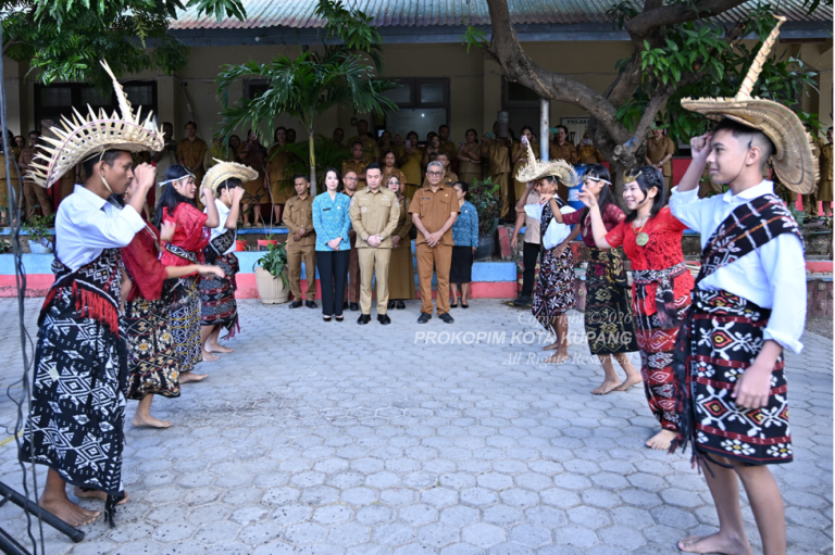 Wali Kota Kupang Buka Roadshow TP PKK 2026, Perkuat Karakter Remaja dan Cegah Kekerasan Seksual di Sekolah