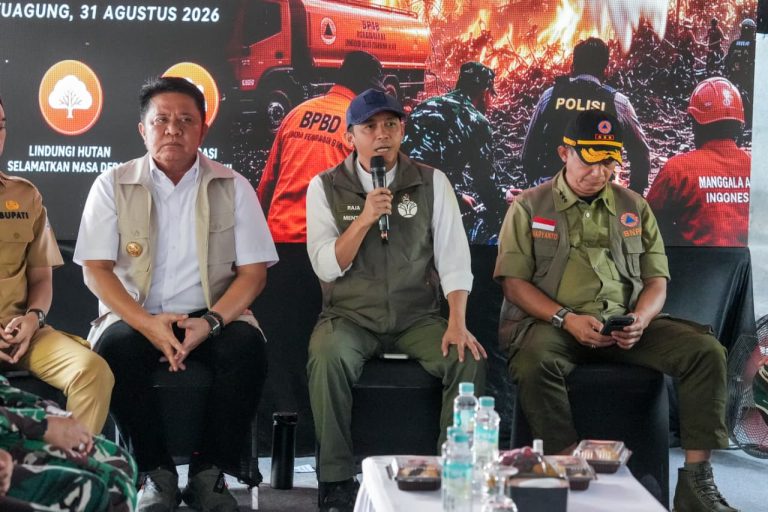 Menhut Raja Antoni Tutup 9 Taman Nasional: Kebakaran Hutan Meningkat, Pendakian Dihentikan Sementara